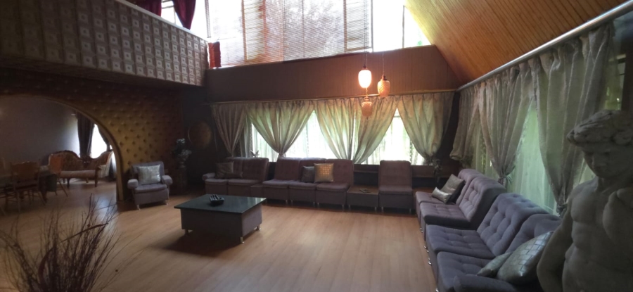 6 Bedroom Property for Sale in Wilkeville North West